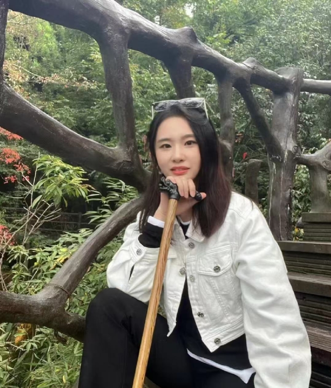 琪琪的第一张照片--临湘认干亲服务网